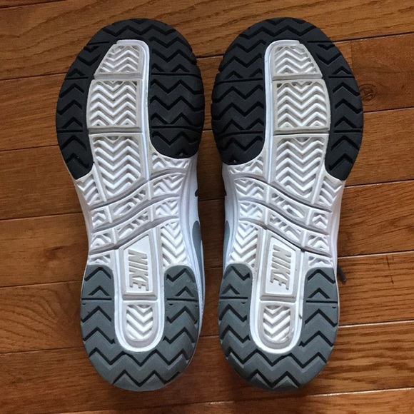 Nike Tennis Shoes Size 8 - Picture 5 of 7